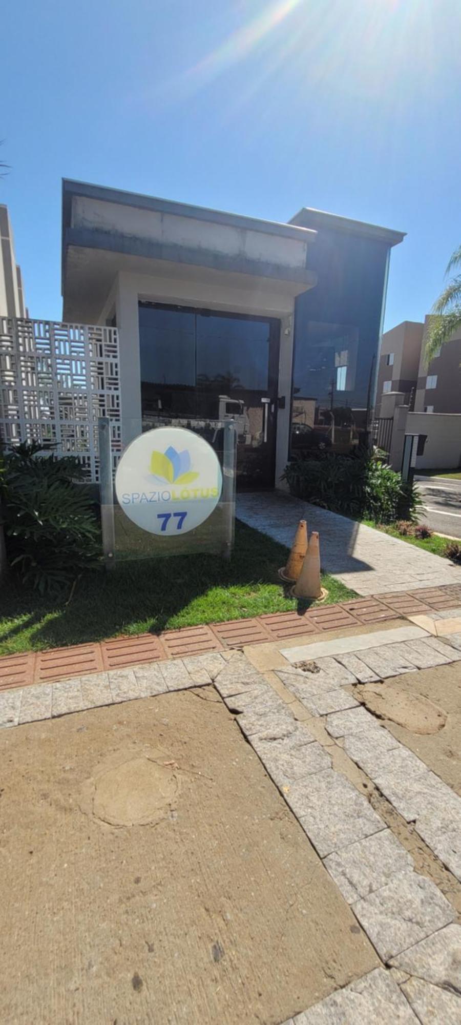 Ao Lado Do Aeroporto *